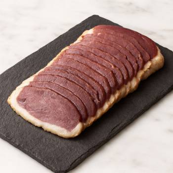Filet de canard fumé tranché